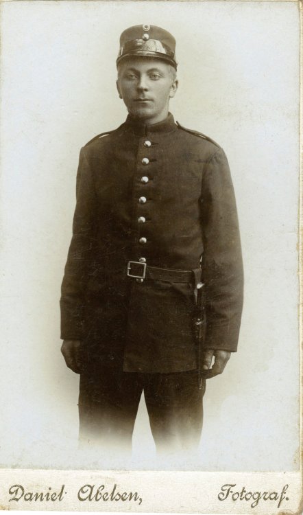 5995726389c2f_norskeforsvarukjentmann.thumb.jpg.2c86a7721c309821a2f1f774c52b3b99.jpg