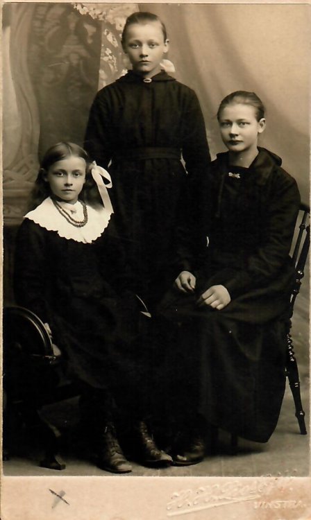 PHOTO MARGIT, MARIA AND RONNAUG.jpg