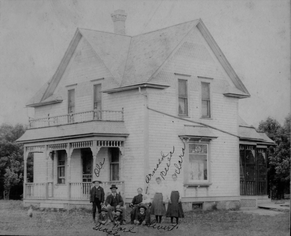 Nelson family around 1905.JPG